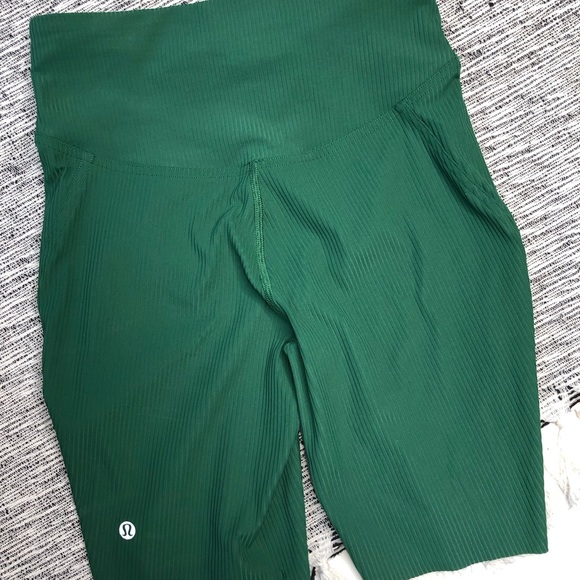 Lululemon Base Price High-Rise Short 8” Ribbed Nulux Everglade Green Size 4 - Picture 7 of 8
